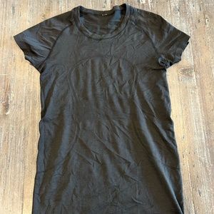 Lululemon Swiftly Short Sleeve-  Black Size 8